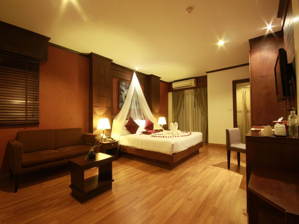 Patong Hemingway'S Hotel מראה חיצוני תמונה